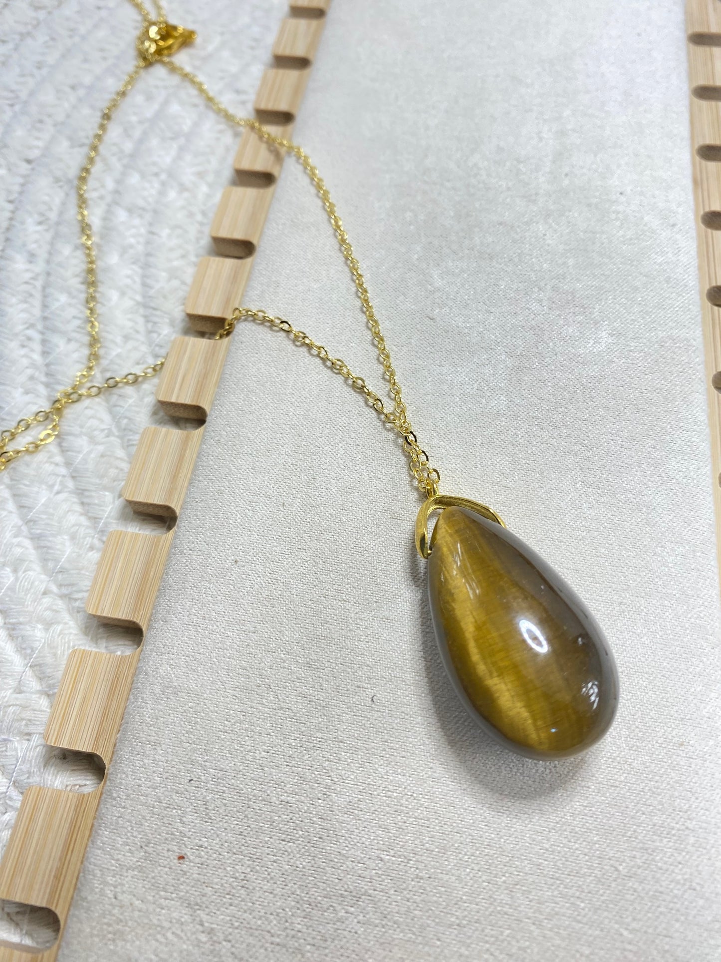 PENDENTIF GOUTTE SAUTOIR OEIL DE TIGRE