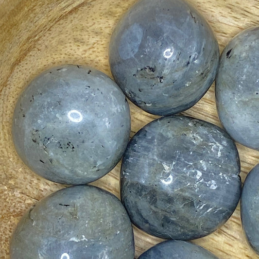 PIERRE ROULÉE LABRADORITE RONDE A 20 À 30MM