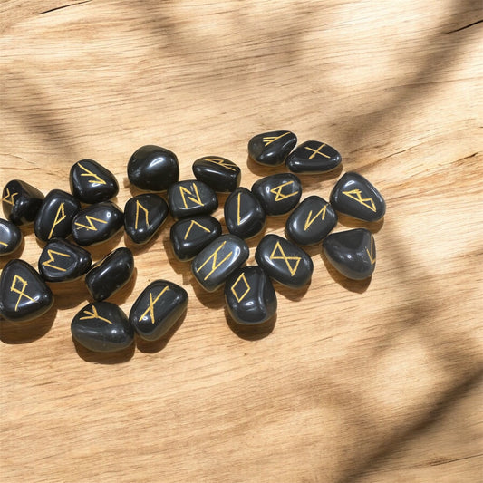 Runes en Onyx - gravures dorées