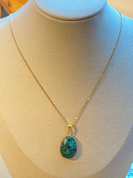 Collier en Turquoise d’Afrique – Harmonie & Force Intérieure