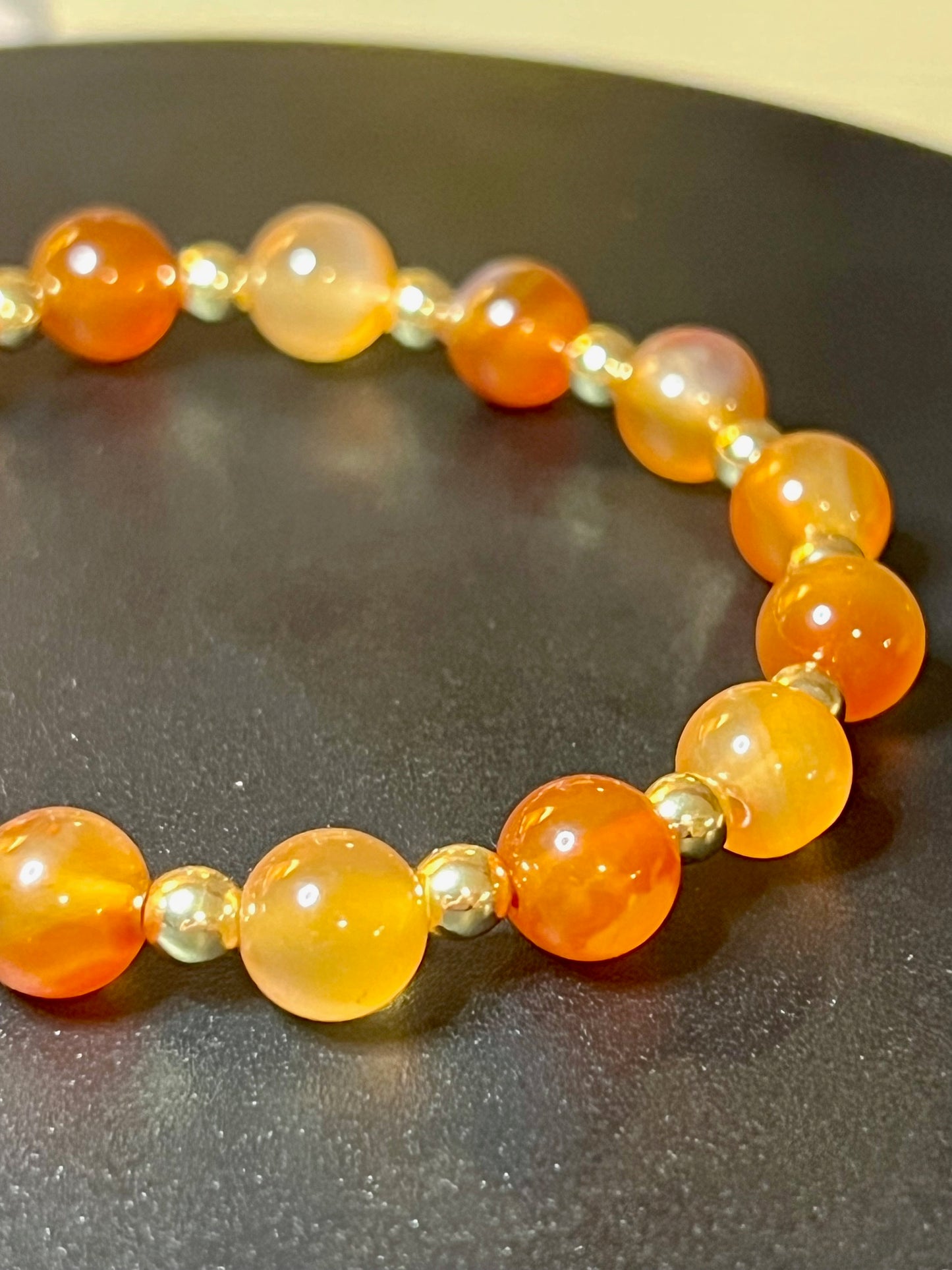 Bracelet en Cornaline naturelle 8 mm & Hématite dorée 4 mm